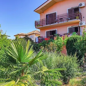 Appartamento Marinici - With Private Parking, Fiume